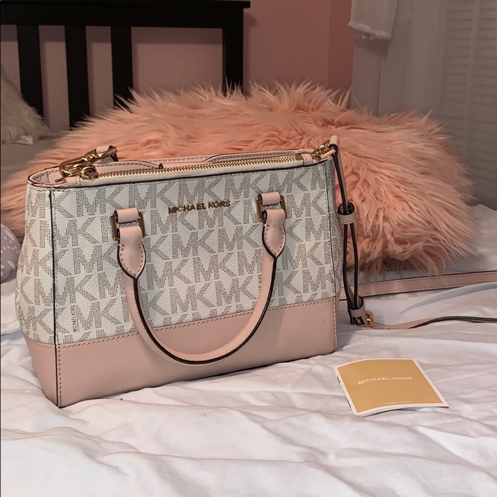 Michael Kors Hand/Crossbody bag✨